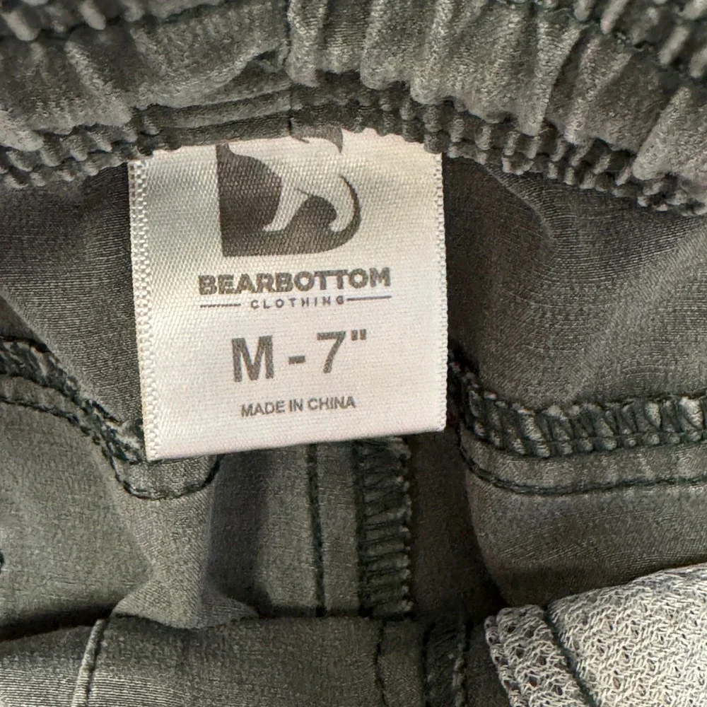 Bearbottom Clothing Mens 7 Inch Inseam Shorts Green Gray Medium Stretch 570
